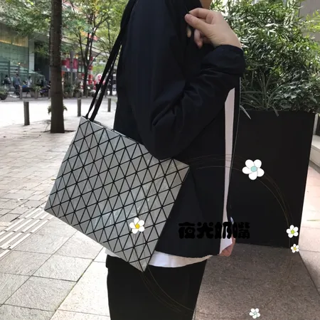 イッセイ ミヤケ ショルダーバッグ