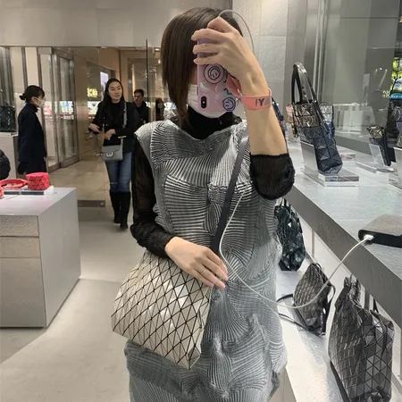 イッセイ ミヤケ ショルダーバッグ