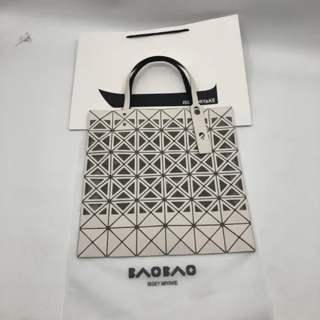 イッセイ ミヤケ ハンドバッグ