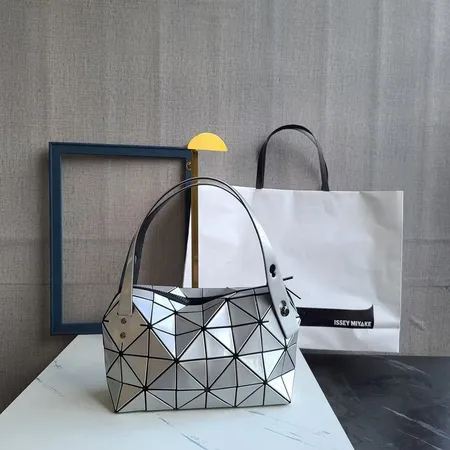 イッセイ ミヤケ ハンドバッグ
