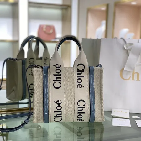 ヴァレンティノ ハンドバッグ