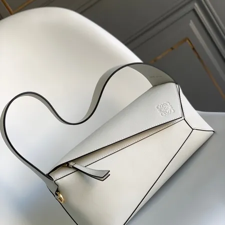 ロエベ ショルダーバッグ