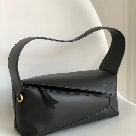 ロエベ ショルダーバッグ