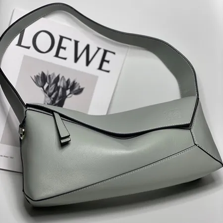 ロエベ ショルダーバッグ