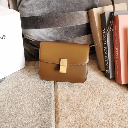 セリーヌ ショルダーバッグ