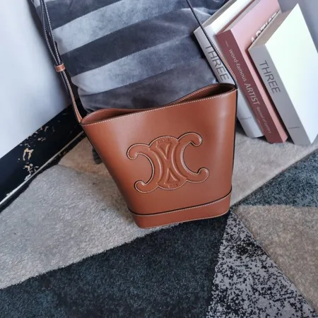 セリーヌ ショルダーバッグ