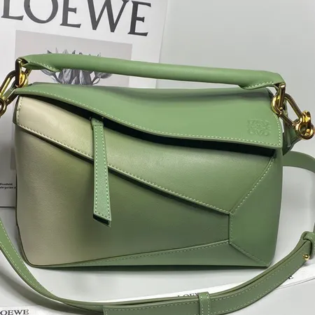 ロエベ ショルダーバッグ