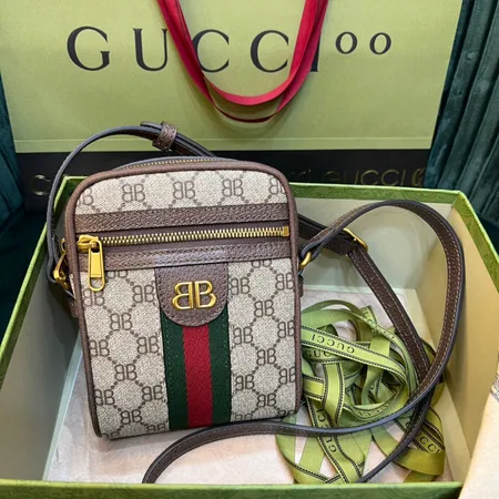 グッチ ショルダーバッグ