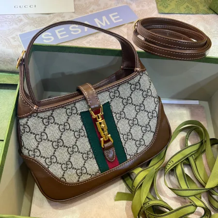 グッチ ショルダーバッグ