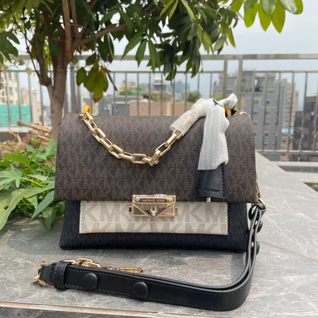 マイケルコース ショルダーバッグ