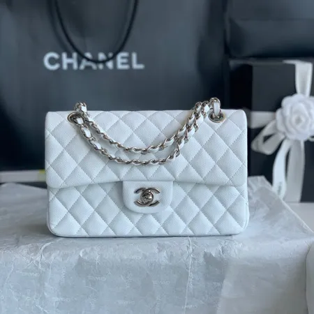 シャネル ショルダーバッグ