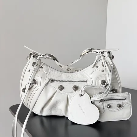 バレンシアガ ショルダーバッグ