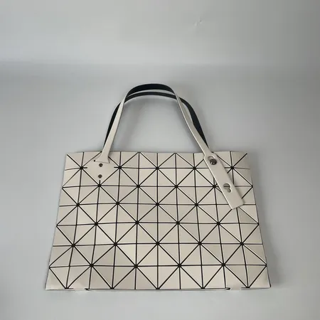 イッセイ ミヤケ ハンドバッグ