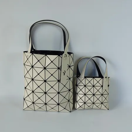 イッセイ ミヤケ ハンドバッグ