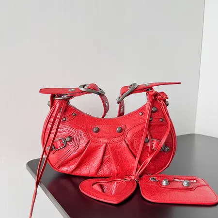 バレンシアガ ショルダーバッグ