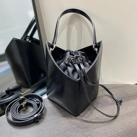 イブサンローラン ショルダーバッグ