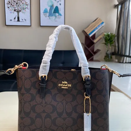 コーチ ハンドバッグ