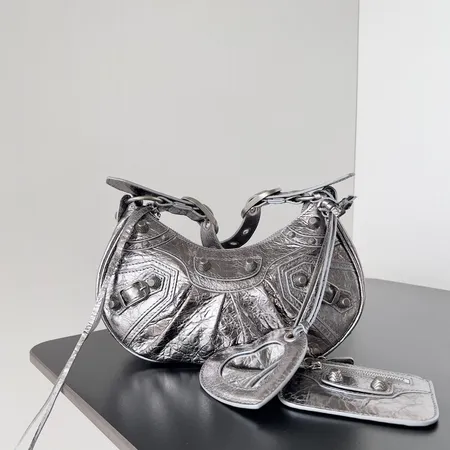 バレンシアガ ショルダーバッグ