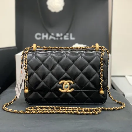 シャネル ショルダーバッグ