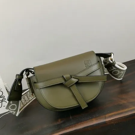 ロエベ ショルダーバッグ