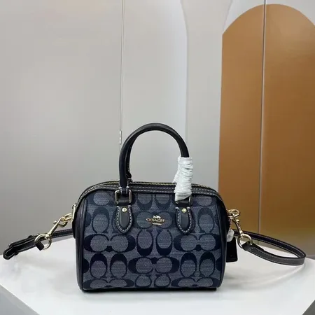 コーチ ハンドバッグ