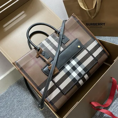 バーバリー ス ハンドバッグ