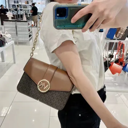 マイケルコース ショルダーバッグ