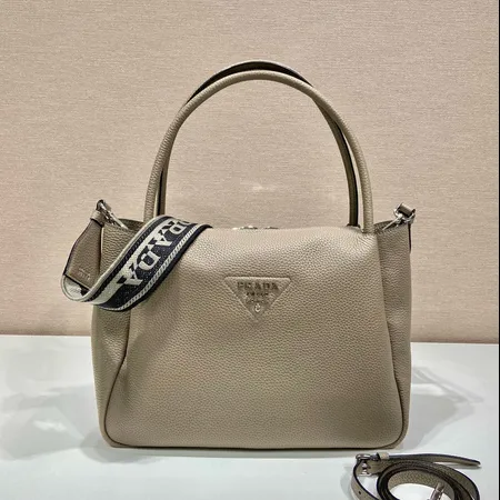 プラダ ハンドバッグ