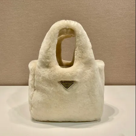 プラダ ハンドバッグ