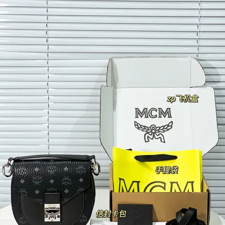 エムシーエム ショルダーバッグ