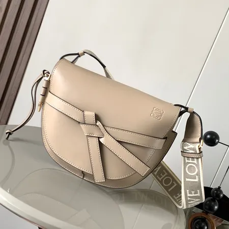 ロエベ ショルダーバッグ