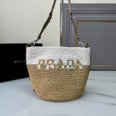 プラダ ハンドバッグ