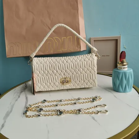 ミュウミュウ ハンドバッグ