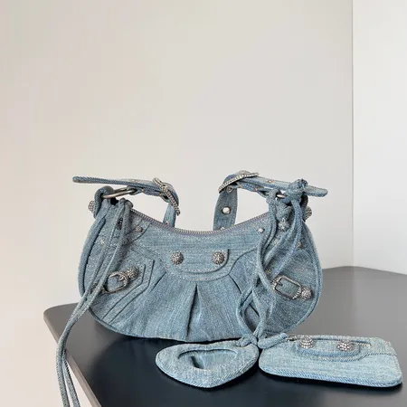 バレンシアガ ショルダーバッグ