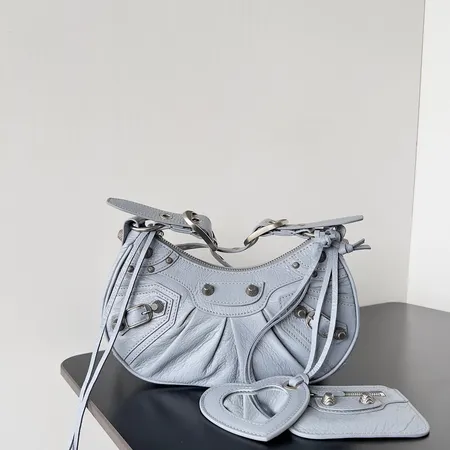 バレンシアガ ショルダーバッグ