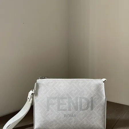 フェンディ ハンドバッグ