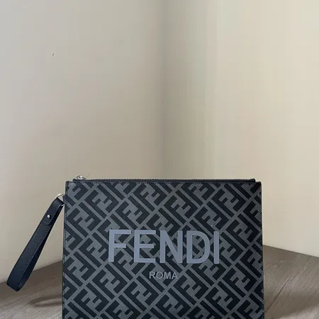 フェンディ ハンドバッグ