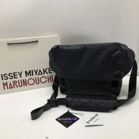 イッセイ ミヤケ ショルダーバッグ