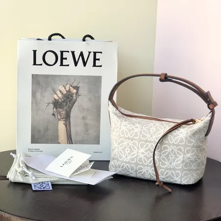 ロエベ ショルダーバッグ