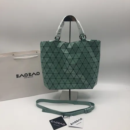 イッセイ ミヤケ ハンドバッグ