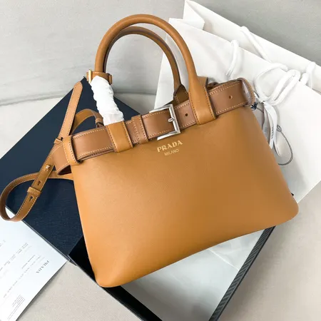 プラダ ハンドバッグ