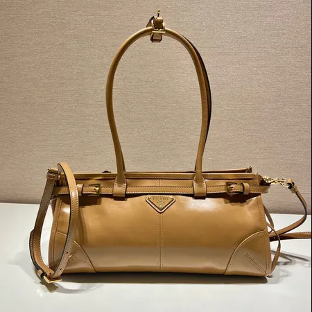 プラダ ハンドバッグ