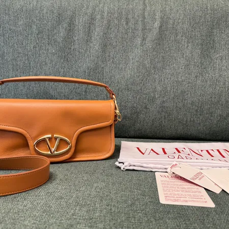 フェラガモ ハンドバッグ