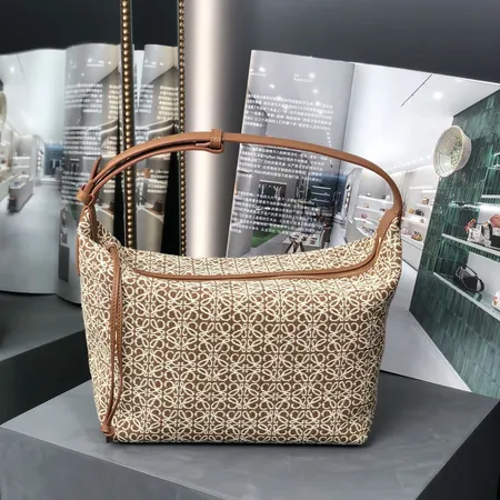 ロエベ ショルダーバッグ