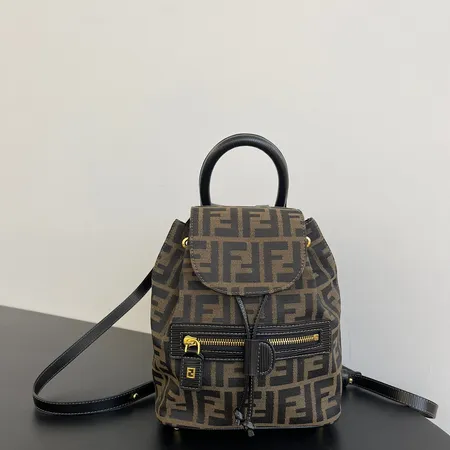フェンディ リュックサック