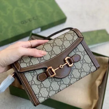 グッチ ショルダーバッグ