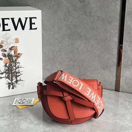 ロエベ ショルダーバッグ