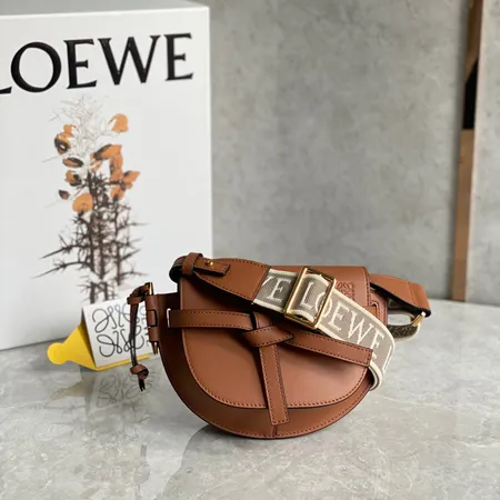 ロエベ ショルダーバッグ