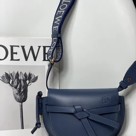 ロエベ ショルダーバッグ