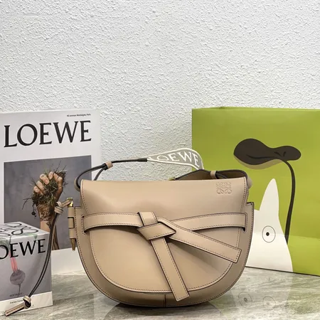 ロエベ ショルダーバッグ